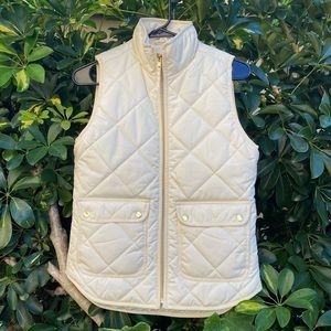 J Crew Classic Quilted Puffer Vest Cream Off White with Gold Accents XXS NWOT
